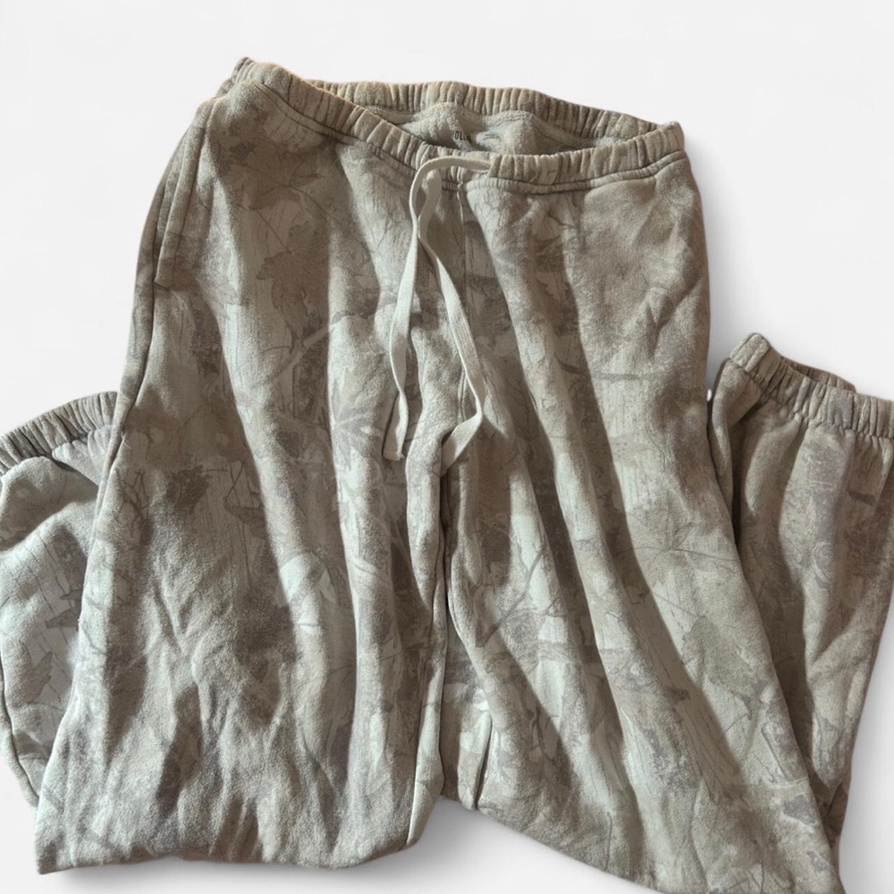Hollister Women's Light Gray Patterned Joggers